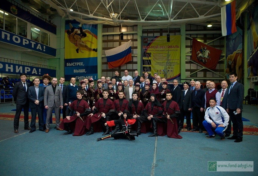 АНСАМБЛЬ «ЧЕРКЕСИЯ» НА ФЕСТИВАЛЕ НАЦИОНАЛЬНЫХ ВИДОВ БОРЬБЫ